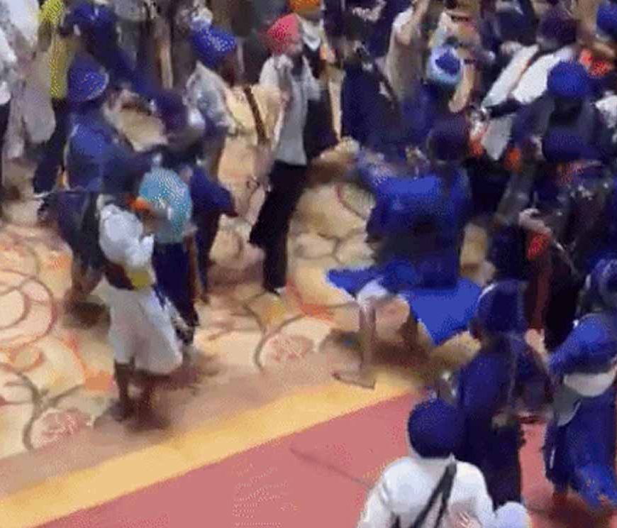 मोहाली गुरुद्वारा विवाद ने पकड़ा तूल, मारपीट के बाद निहंग के आपत्तिजनक फोटो वायरल