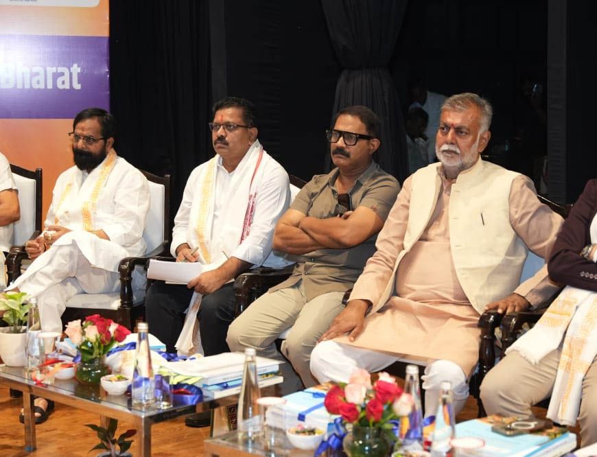 रायपुर : केंद्रीय ग्रामीण विकास मंत्री ने राष्ट्रीय सम्मेलन में की छत्तीसगढ़ के मटेरियल बैंक मॉडल की सराहना