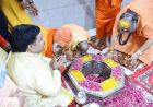 मुख्यमंत्री योगी ने श्री दूधेश्वरनाथ महादेव मठ मंदिर में किया जलाभिषेक, प्रदेश में सुख-समृद्धि एवं लोकमंगल की कामना की