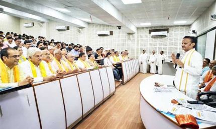 चिकित्सा सेवा केवल एक पेशा नहीं बल्कि मानवता की सर्वोच्च सेवा है : उप मुख्यमंत्रीशुक्ल