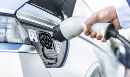 EV Charging Alert: भारत के 45% घर इलेक्ट्रिक कार चार्जिंग के लिए अनफिट, लापरवाही से लग सकती है आग