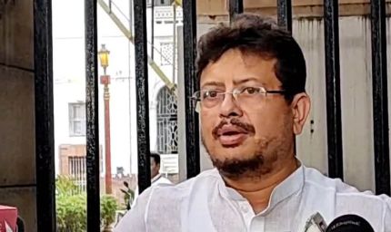 TMC चुनाव चिह्न पर संकट? आज चुनाव आयोग पहुंचेगा ऋतब्रत गुट, ममता बनर्जी की बढ़ेंगी मुश्किलें!