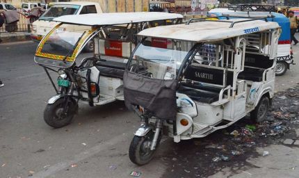 ई-रिक्शा चालकों के सामने नई मुसीबत, 'चाइनीज ऐप' से हैक हो रहे वाहन