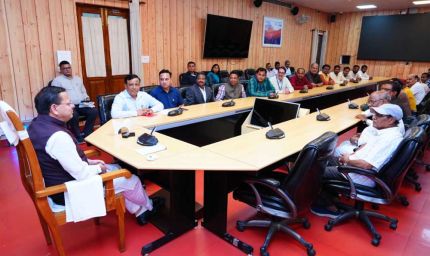 देवभूमि और छत्तीसगढ़ के बीच बढ़ा वैचारिक सेतु:मुख्यमंत्री धामी से मिले छत्तीसगढ़ के मीडिया प्रतिनिधि