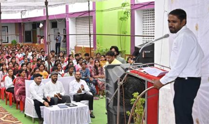 धमतरी प्रशासन की अनूठी 'पहल': युवाओं को मिलेगी मुफ्त कोचिंग