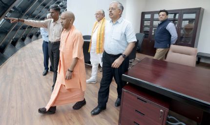 यूपी की नौकरशाही पॉलिसी पैरालिसिस की शिकार नहीं: सीएम योगी