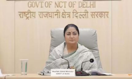 दिल्ली सरकार का बड़ा प्रशासनिक फेरबदल, वित्त विभाग के 52 अधिकारियों का तबादला