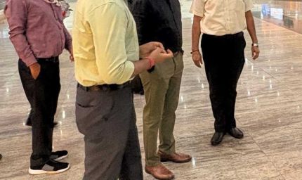 भारत सरकार के पर्यटन मंत्रालय के अतिरिक्त सचिव एवं महानिदेशक सुमन बिल्ला का रायपुर एयरपोर्ट पर हुआ आत्मीय स्वागत