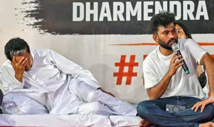 जंतर-मंतर प्रदर्शन में बोले अभिजीत दीपके—सोनम वांगचुक अनुभवी हैं, हम क्यों भूखे रहें