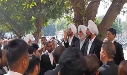 पंजाब के वकीलों की अनिश्चितकालीन हड़ताल शुरू, कोर्ट का कामकाज हुआ ठप्प