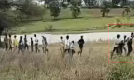 बड़वानी में युवती को 25-30 युवक बाइक पर उठाकर ले गए! वायरल VIDEO से हड़कंप, जांच में 'देजा' प्रथा का एंगल