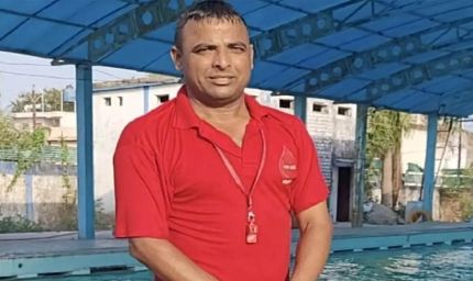 बैतूल के दिव्यांग तैराक रामबरन को फिर मिला मौका! इंग्लैंड में 36 किमी तैराकी कर रचेंगे इतिहास