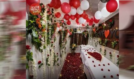 Train 'Suhagrat Coach' Viral Video: 1AC कोच सजाने पर बढ़ा बवाल, रेलवे ने TC को किया सस्पेंड