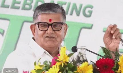 वन महोत्सव में प्रशासक का अफसरों पर तंज, बोले- गप्पें और झूठ बंद करें; पौधारोपण के दावों पर उठाए सवाल