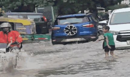 चंडीगढ़ में मूसलाधार बारिश का कहर, घग्गर नदी में बहे 2 दोस्त; पंजाब के 15 जिलों में अलर्ट