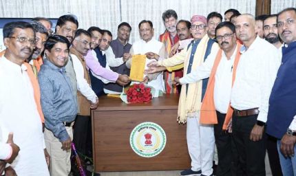 बस्तर गोंचा महापर्व 2026 का निमंत्रण लेकर मुख्यमंत्री  विष्णु देव साय से मिले प्रतिनिधि