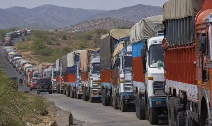 राजस्थान में ट्रकों का चक्का जाम, VLTD विवाद से थमेगी सप्लाई