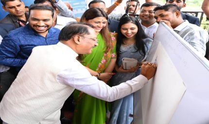 ग्रामीण विद्यार्थियों को आधुनिक तकनीकों से जोड़ना विकसित छत्तीसगढ़ की दिशा में महत्वपूर्ण कदम : मुख्यमंत्री विष्णुदेव साय