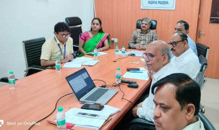 उप निर्वाचन का कार्य निष्पक्षता व गंभीरता के साथ करें : मुख्य निर्वाचन पदाधिकारी झा