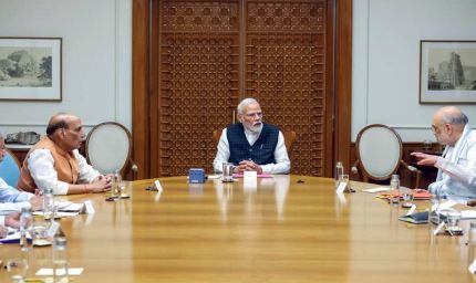 वाराणसी को बड़ी सौगात, गंगा किनारे बनेगा एलिवेटेड कॉरिडोर; ₹2.19 लाख करोड़ के 7 बड़े प्रोजेक्ट्स को मंजूरी