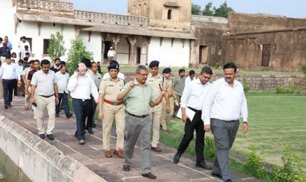 अपर मुख्य सचिव  शुक्ला और संभाग आयुक्त  शर्मा ने किया स्थल निरीक्षण