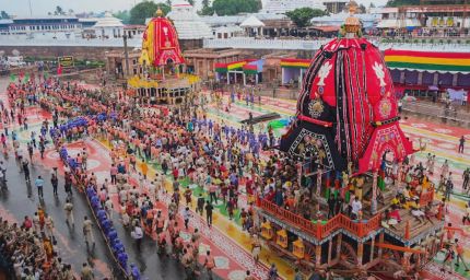 Jagannath Rath Yatra 2026: झमाझम बारिश के बीच जय जगन्नाथ के जयघोष से गूंजा पुरी, लाखों श्रद्धालुओं ने किए दिव्य रथों के दर्शन