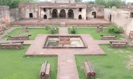 शिवपुरी के नरवर किले से 500 साल पुरानी सिंधिया कालीन तोप चोरी, मचा हड़कंप