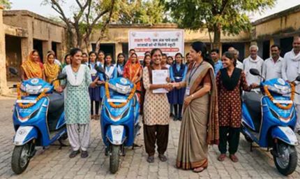 यूपी में गरीब छात्राओं को 75 प्रतिशत अंकों पर भी मिलेगी रानी लक्ष्मीबाई स्कूटी