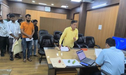 जनसुनवाई में कलेक्टर ने सुनीं 42 आवेदकों की समस्याएं
