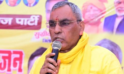 दलित महिला की जमीन से 'करंट वाले तार' तक... सपा सांसद के बहाने अखिलेश को राजभर ने घेरा