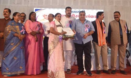 शिक्षा ही सफलता का मूल मंत्र है, कोई भी बच्चा शिक्षा से वंचित न रहे — पर्यटन मंत्री  राजेश अग्रवाल