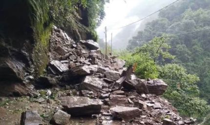 केदारनाथ यात्रा पर बारिश का ब्रेक! गोरीकुंड के पास मलबा-बोल्डर गिरने से यात्रा अगले आदेश तक स्थगित