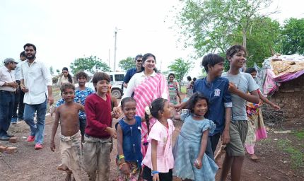 डॉ. वर्णिका शर्मा के प्रयास से बदली तकदीर, दो भाई फिर बने स्कूल के छात्र