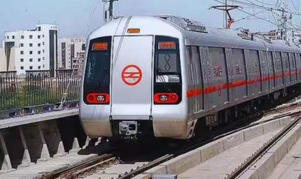 दिल्ली में विरोध प्रदर्शन के बीच 16 मेट्रो स्टेशन बंद, DMRC ने जारी की एडवाइजरी