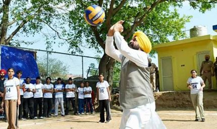 Punjab में युवाओं को खेलों से जोड़ने के लिए दो माह का अभियान शुरू, प्रशासक ने किया शुभारंभ