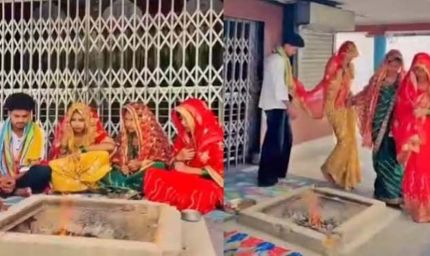 अमरोहा में तीन बहनों ने एक ही युवक से रचाई शादी, वीडियो वायरल होने से मचा बवाल