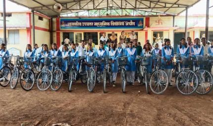 सरस्वती साइकिल योजना से बेटियों के सपनों को मिले पंख