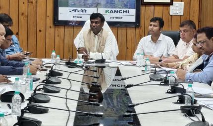 मतदाता सूची पुनरीक्षण में लापरवाही पर सीओ को शो-कॉज, वेतन भी रुकेगा