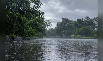 दिल्ली में हल्की बारिश के आसार, तेज हवाओं संग मौसम रहेगा सुहाना आज