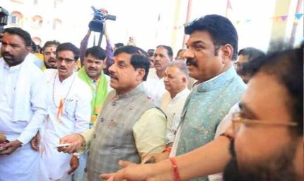 श्रीरामराजा सरकार के दरबार पहुंचे CM डॉ. मोहन यादव, 'रामराजा लोक' परियोजना का किया निरीक्षण, निवाड़ी को देंगे बड़ी सौगात
