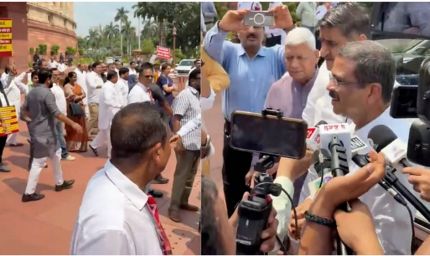 संसद में धर्मेंद्र प्रधान का भव्य स्वागत, इस्तीफे के बाद पहली बार पहुंचे तो NDA सांसदों ने पाग पहनाकर किया अभिनंदन