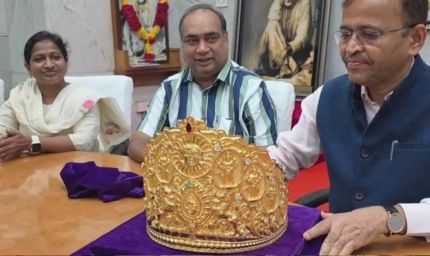 गुरु पूर्णिमा पर साईं बाबा को 1 करोड़ का स्वर्ण मुकुट भेंट, हीरे-रत्नों से जड़ा अनोखा उपहार