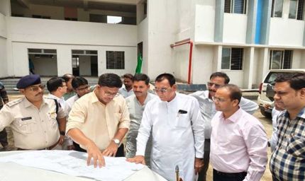 ब्यावरा के शा.सांदीपनि उ. मा. विद्यालय के निर्माणाधीन भवन का राज्यमंत्री  पंवार ने किया निरीक्षण, समयबद्ध निर्माण के दिए निर्देश