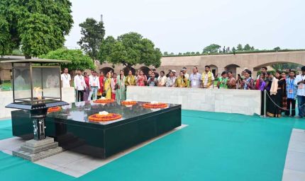 बस्तर के प्रतिनिधियों ने देखा राष्ट्रपति भवन, बस्तर की संस्कृति का हुआ भव्य सम्मान