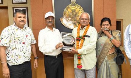 पुलिस मुख्यालय परिवार द्वारा 8 सेवानिवृत्‍त कर्मचारियों को दी गई भावभीनी विदाई
