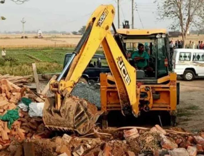 पटना में DM का बड़ा एक्शन, अतिक्रमण हटाकर खाली जमीन पर बनेंगे पार्क और बैडमिंटन कोर्ट