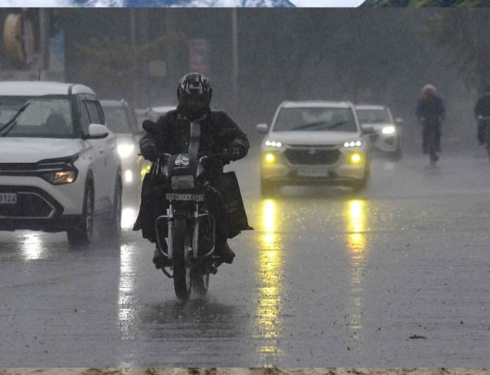 Punjab Weather: मानसून से मौसम हुआ सुहाना, पारा 35.2°C तक गिरा; 4 दिन भारी बारिश का यलो अलर्ट