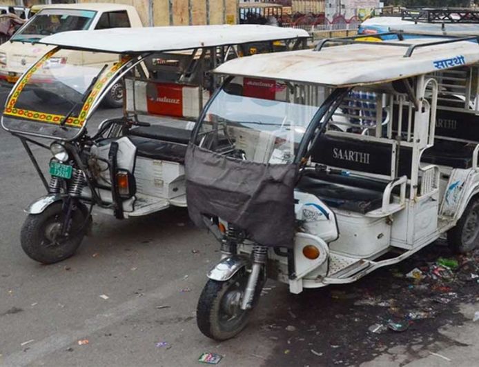 ई-रिक्शा चालकों के सामने नई मुसीबत, 'चाइनीज ऐप' से हैक हो रहे वाहन