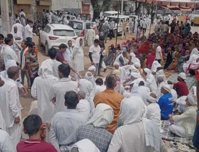 पेयजल मांग को लेकर हांसी-बरवाला मार्ग जाम, अब 24 गांव मिलकर चलाएंगे आंदोलन