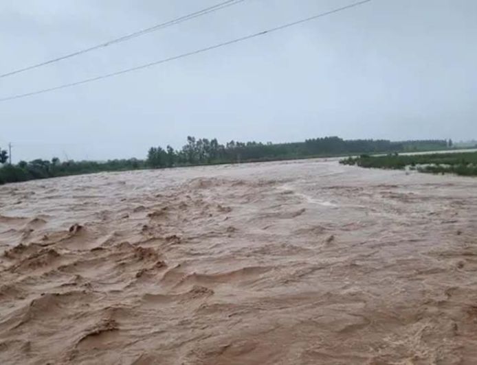 हथनीकुंड बैराज पर बढ़ा जलस्तर, यमुना में छोड़ा गया 30 हजार क्यूसेक पानी